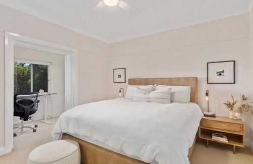 Wollongong CBD Apartment | Annie's Escape - Elegant Coastal Style by the Beach