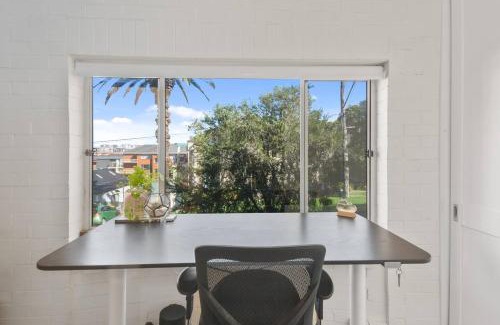 Wollongong CBD Apartment | Annie's Escape - Elegant Coastal Style by the Beach