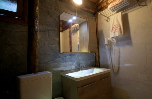 Serik House | Antalya Bodrum Kayası Dağ Oteli