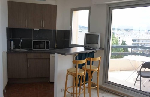 Juan-les-Pins Apartment | Antibes Juan Les Pins: Beautiful Studio heart of Juan Gde Terrace