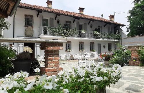 Centallo House | ANTICA VILLA CUNEO- Guest House - "B&B e non un Hotel a Cuneo"