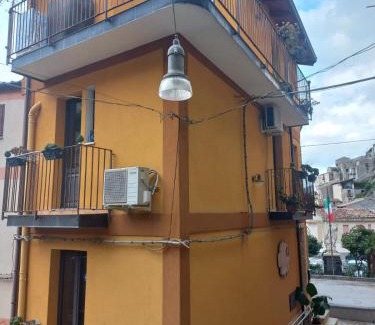 Motta Camastra Apartment | Antico Borgo - A due passi dalle Gole Alcantara