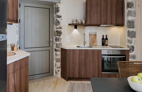 Mirthios House | Antigone's Stone House