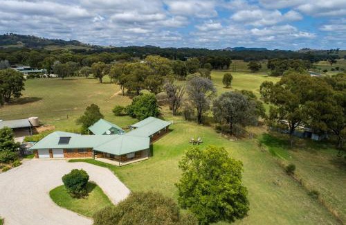 Erudgere House | Anton Pavilion - Cheerful Country Solace in Mudgee