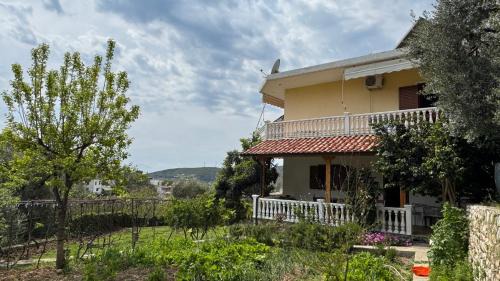 Qeparo House | Antonia Rooms Qeparo