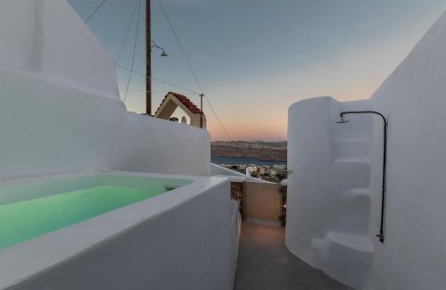 Akrotiri Apartment | Antron Cave House