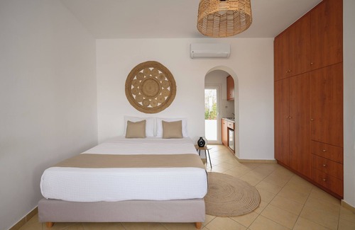 Akrotiri Hotel | Anya Suites Santorini