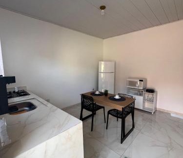 Ji Parana Apartment | AP 5 C/Garagem>Ar>Wifi>Cozinha>Tv Disney+>Pet free