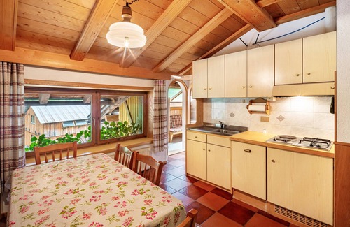 Livinallongo del Col di Lana Apartment | Apartment 'Appartamento La Mirandola Rosso' with Mountain View, Private Terrace and Wi-Fi