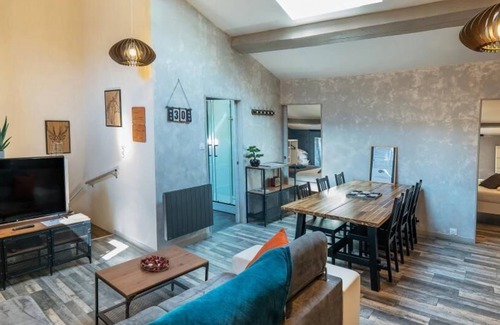 Verdun Apartment | AP6 - 2 BEDROOM APARTMENT - GITE CHEZ THOMAS ET JOHN "AP6