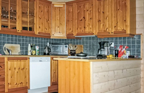 Vindafjord House | Apart and comfortable cottage in the very best location on a sunny plot with a short way to the fjor