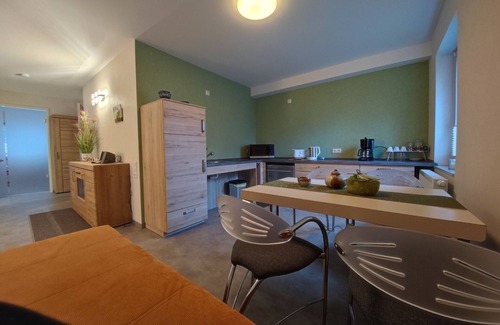 Schmiedefeld am Rennsteig Apartment | Apartment '1 Barrierefrei' with Shared Garden, Balcony and Wi-Fi