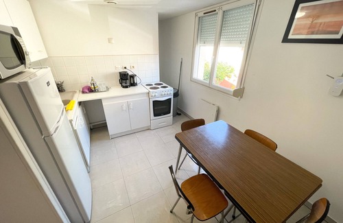 Saint-Martin-en-Campagne Apartment | Apartment-Ensuite with Shower-Courtyard view-Family