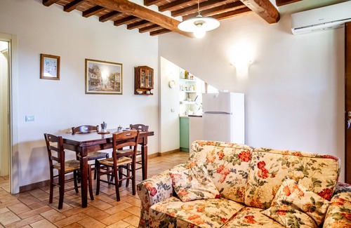 Le Rocchette Apartment | Apartment 'Villa Rosanna' with Private Terrace, Private Garden and Air Conditioning