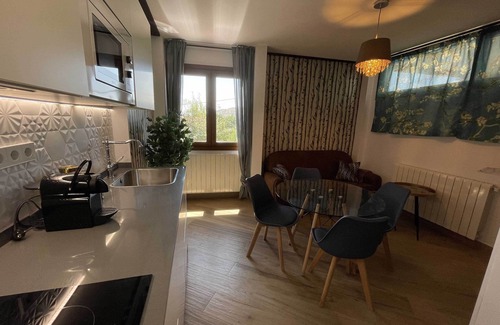 Montejo de la Sierra Apartment | Apartamento de Vistas Privilegiadas a la Reserva de la Biosfera y Exquisita Decoración Ecléctica