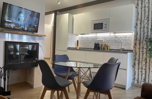 Montejo de la Sierra Apartment | Apartamento de Vistas Privilegiadas a la Reserva de la Biosfera y Exquisita Decoración Ecléctica