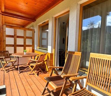 Zakopane Apartment | Apartament Świerkowy z ogródkiem - Viva pod Giewontem Apartamenty