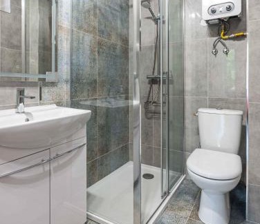 Brzezinka Apartment | Apartament 45m2 - Sunny&Quiet - VERY CLOSE to Auschwitz Museum !