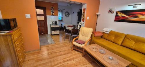 Grudziadz Apartment | Apartament cynamonowy