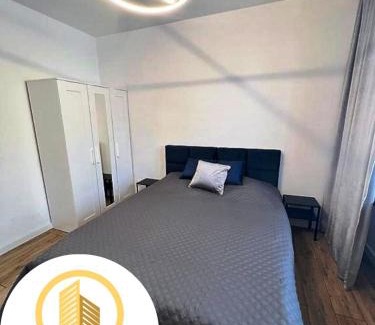 Tychy Apartment | Apartament Granatowy