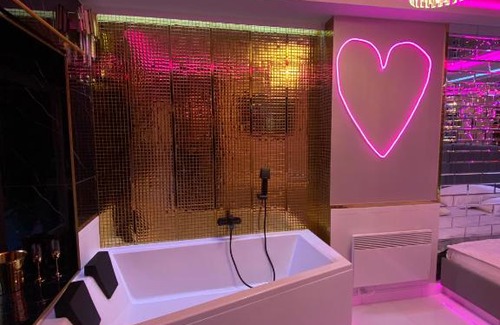 Gniezno Apartment | Apartament "Love Paradise" Centrum z dużą wanną dla Dwojga