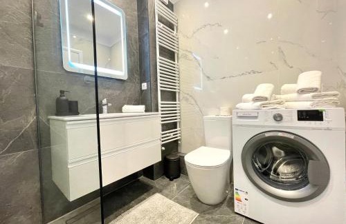 Sector 3 Apartment | Apartament No 403 Lebada Lake Residence