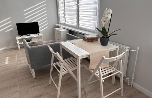 Dzierzoniow Apartment | APARTAMENT OŚ. ZŁOTE 5F