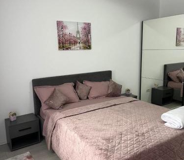 Sector 5 Apartment | Apartament sector 5 Sara