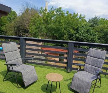 Brzezinka Apartment | Apartament U ELI 66m z prywatnym tarasem