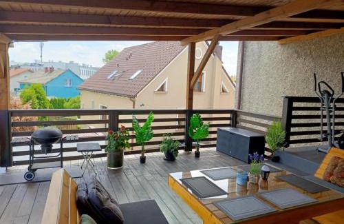 Brzezinka Apartment | Apartament U ELI 66m z prywatnym tarasem
