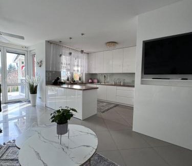 Jelenia Gora Apartment | Apartament VIP IV