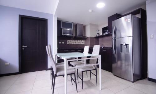 Puerto Santa Ana Apartment | Apartamento 104 Bellini, Puerto Santa Ana, Guayaquil
