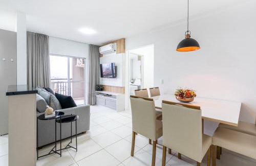 Nossa Senhora da Paz Apartment | Apartamento 150m da PRAIA com SACADA, WI-FI AR CONDICIONADO, PISCINA, PORTARIA 24h, PLAYGROUND e vaga de GARAGEM