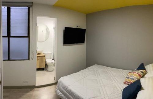 El Poblado Apartment | Apartamento a minutos de Provenza en Medellín - M201 By Roots Rentals