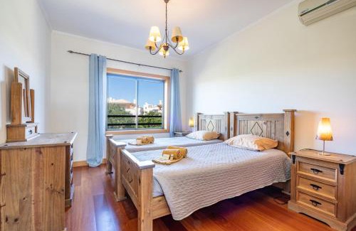 Montechoro Apartment | Apartamento Corcovada by Umbral