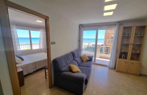 Mareny Barraquetes Apartment | Apartamento en primera línea, Les Palmeretes