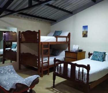 Banos de Agua Santa Apartment | APARTAMENTO ESTUDIO - COMPLETO Y MUY BIEN UBICADO