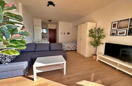 Torrequebrada Apartment | Apartamento frente mar y playa.