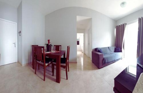Jardim Flamboyant Apartment | Apartamento para Temporada em Cabo Frio - Excelente Localização no Bairro Parque Riviera!