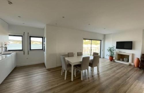 Sao Martinho do Porto Apartment | Apartamento em frente à Praia