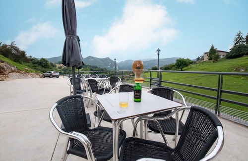 Santa Marina de Oblanca Apartment | Apartamentos Las Caldas Golf a Solo 15 Minutos del Centro de Oviedo