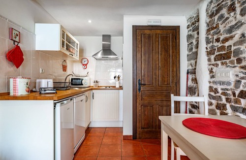 Yerbo House | Apartamentos Rurales Ca Lulón: La Colmena