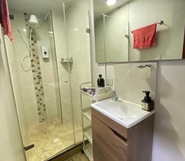 Cali Apartment | Apartarstudio muy bien ubicado, cercano a todo!