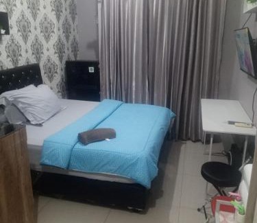 Rawasari Apartment | Apartement green pramuka 2br suite room