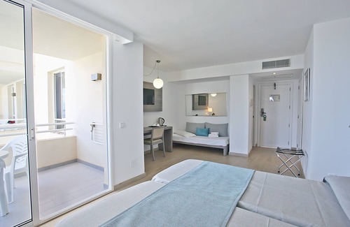 S'illot Hotel | Aparthotel Playa Dorada
