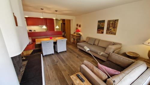 Silvaplana Apartment | Aparthotel Chesa Bellaval