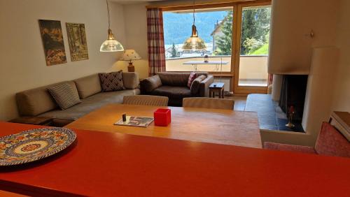 Silvaplana Apartment | Aparthotel Chesa Bellaval