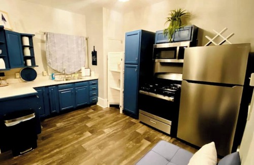 Huntington Apartment | Aparthotel: Lopsy Blue -by Arena/Marshall/Hospital