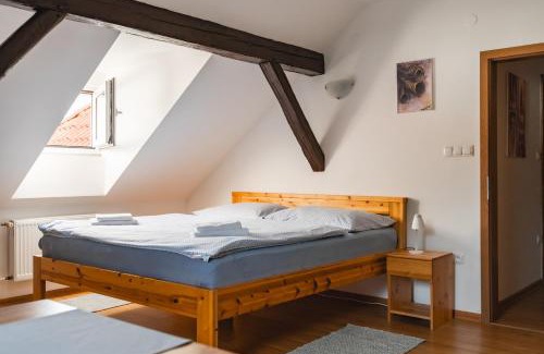 Karlovy Dvory Apartment | Apartmán V PODKROVÍ