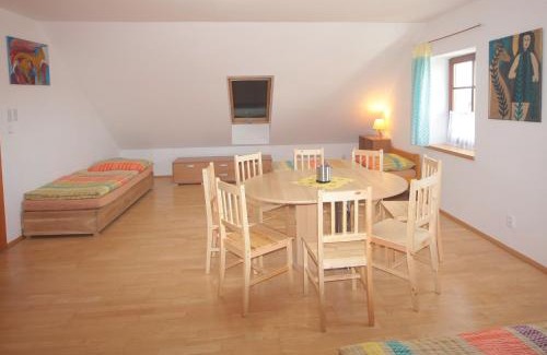 Misov Apartment | Apartmán V sadu
